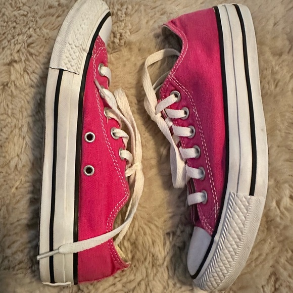 Bright Pink Low Top Converse Women’s 7 - Picture 5 of 12